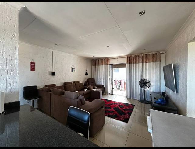 2 BEDROOM APARTMENT FOR SALE IN VORNA VALLEY